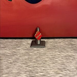 Elegant Red Beaded Ring -- anillo rombo con cristales size 9